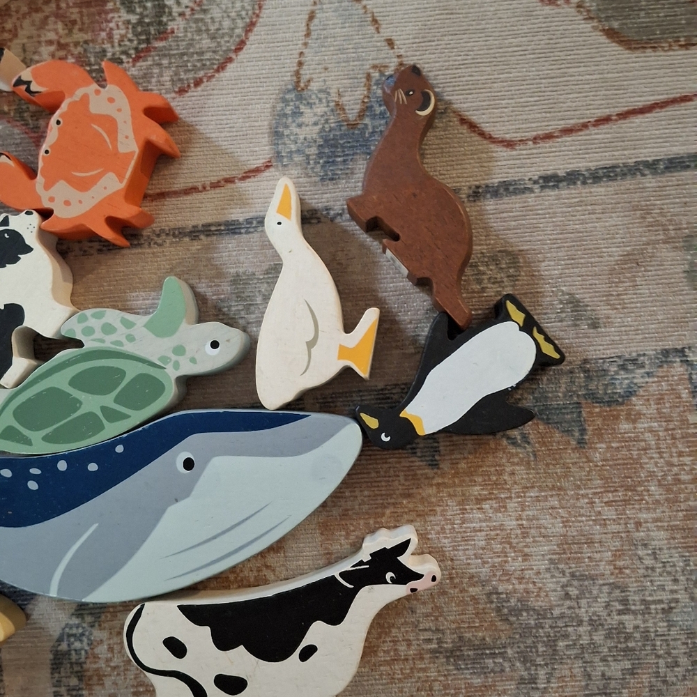 Tenderleaf Wooden Animal Figurines Set - Picture 4 of 4